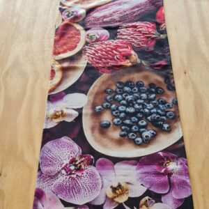 Couture table runner - Berries & pins