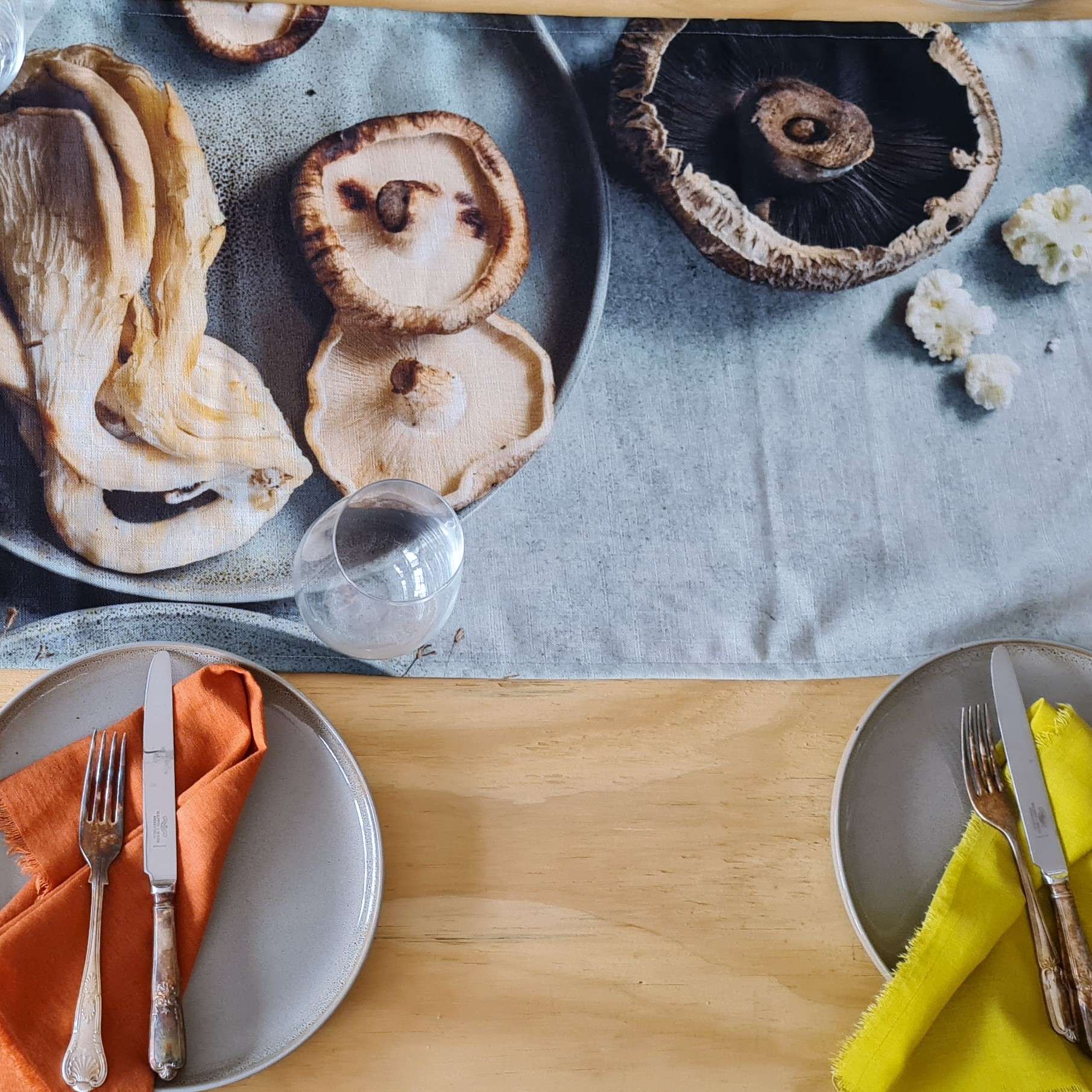 Couture table runner -the magic of mushrooms Couture table runner -the magic of mushrooms - Image 2
