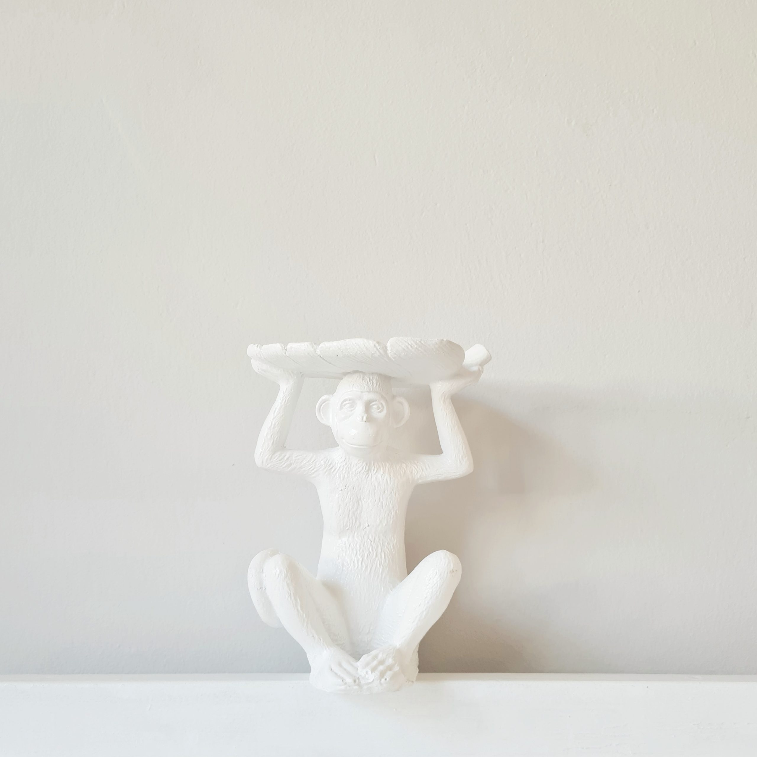 Malinda monkey - ivory white Malinda monkey - ivory white